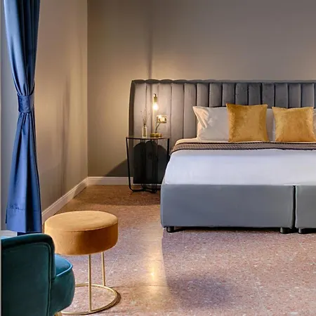 Quatrum 4* Nápoles